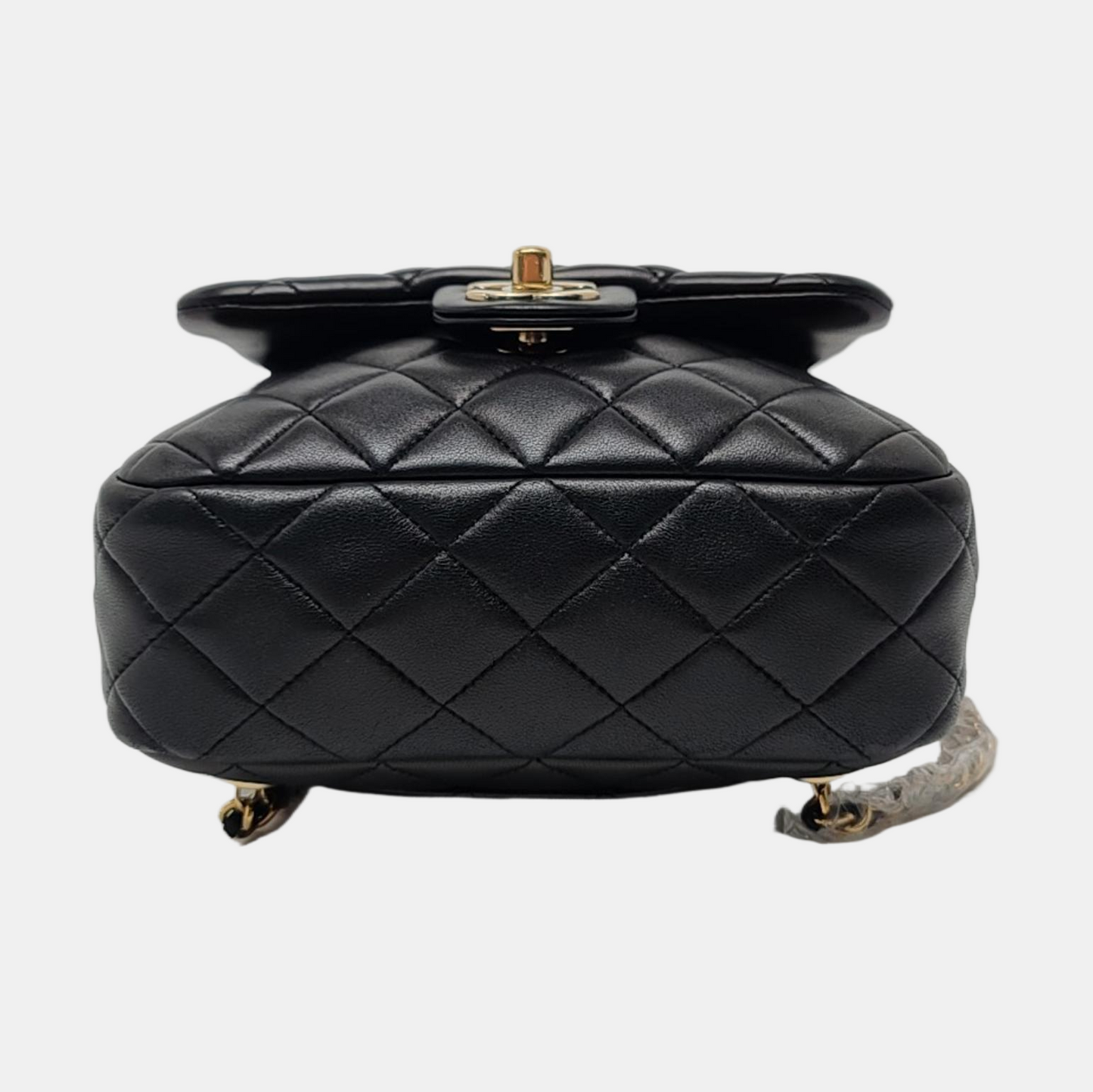 CHANEL IN SEOUL Small Size Black Lamb Leather Quilted Backpack Gold Hardware 21 Clasp-(SKU)-961468828