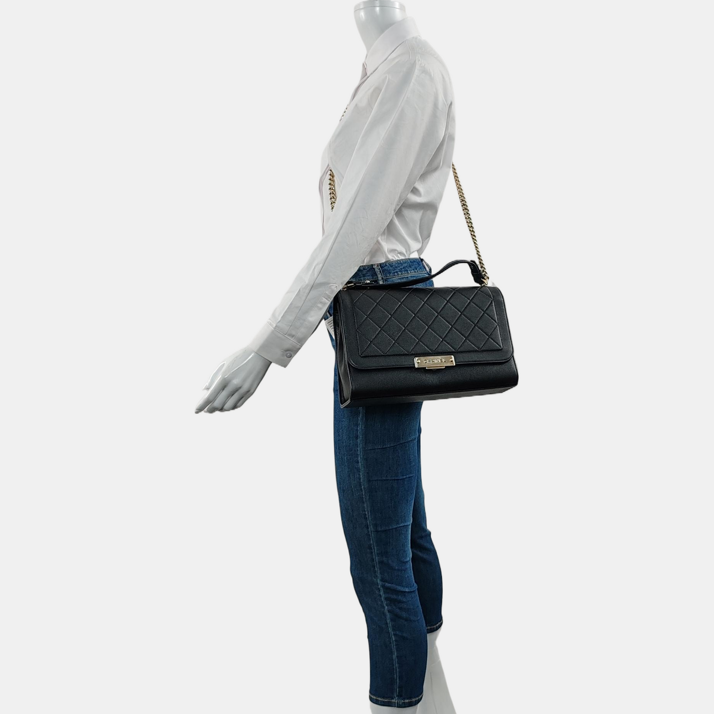 CHANEL LABEL CLICK Black Calfskin Shoulder Bag Golden Hardware 23 Clasp-(SKU)-969413962