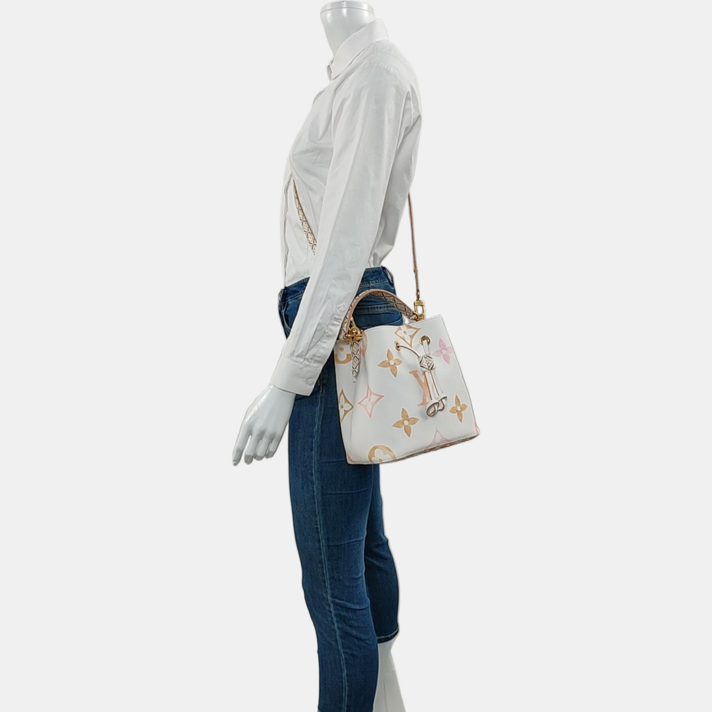 LOUIS VUITTON NÉONOÉ Small size white coated canvas monogram single shoulder bag handbag crossbody bag golden hardware 2 detachable shoulder straps-(SKU)-971271612