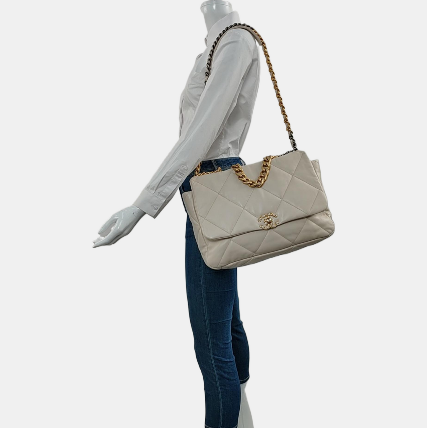 CHANEL CHANEL 19 Maxi Super Large White Lamb Skin Quilted Shoulder Bag Tote Bag Crossbody Golden Silver Ruthenium Hardware 30cm-(SKU)-971521605