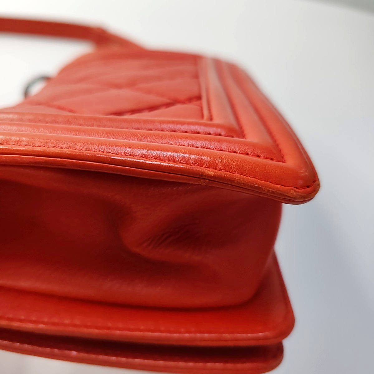 CHANEL BOY CHANEL Small Size Red Calfskin Quilted Chevron Single Shoulder Bag Crossbody Bag Rhodium Plated Hardware 18 Clasp Removable Shoulder Strap-(SKU)-943373745