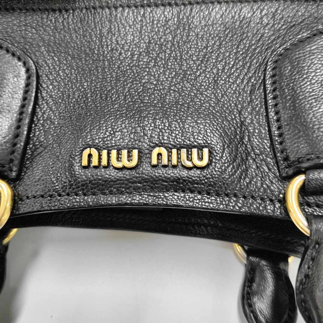 Miu Miu Tote bag Black Cowhide Textured Single Shoulder Bag Tote Golden hardware Removable shoulder strap-(SKU)-955830473