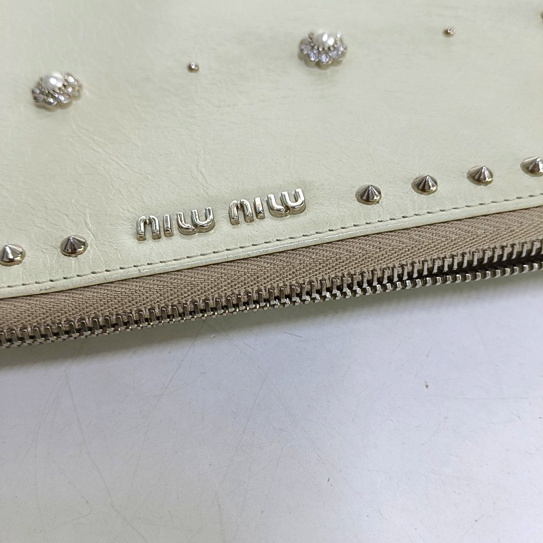 Miu Miu Beige Cowhide Studs Handbag Silver Hardware-(SKU)-957040349