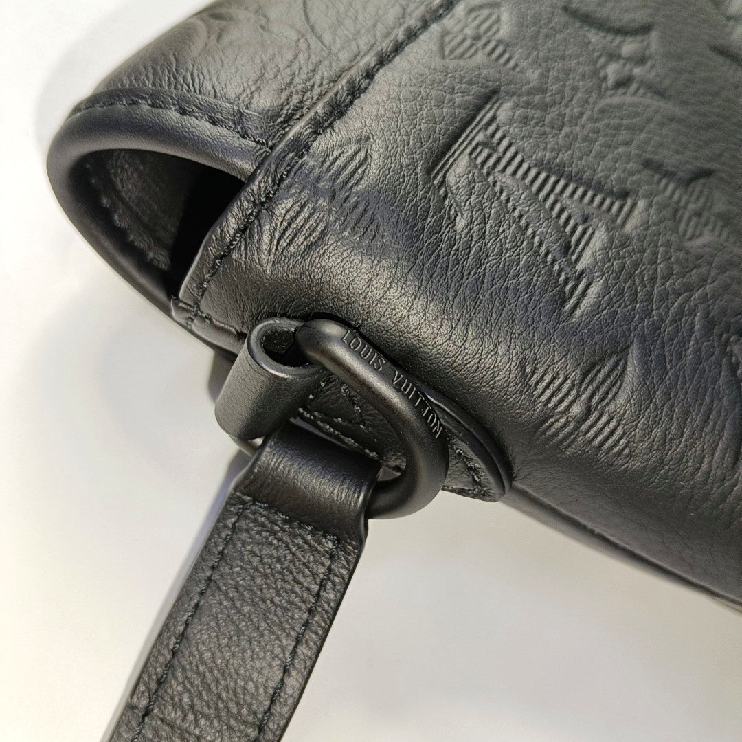 LOUIS VUITTON PULSE Mini Black Cowhide Monogram Embossed Shoulder Bag Crossbody Bag Black Hardware Complete Accessories-(SKU)-967194716