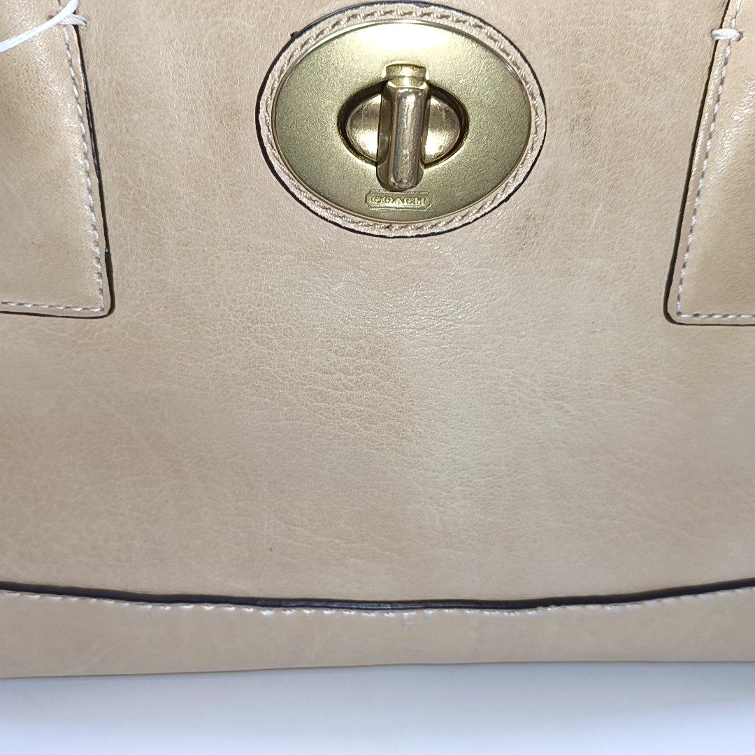 COACH Tote bag Khaki Leather Single Shoulder Bag and Handbag Golden hardware-(SKU)-933061501