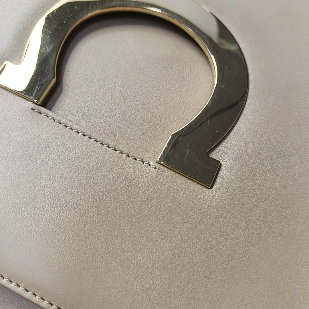 FERRAGAMO Thalia Khaki Calf Leather Crossbody Shoulder Bag Golden hardware Removable shoulder strap-(SKU)-943501059