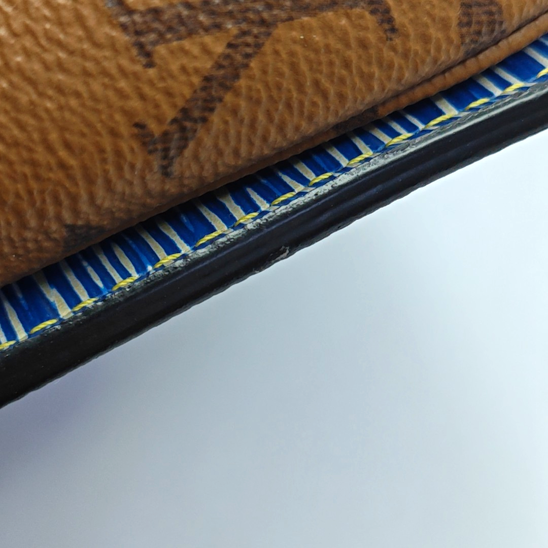 LOUIS VUITTON MÉTIS Medium Blue EPI Calfskin Water Ripple Messenger Bag with Gold Hardware and Detachable Strap-(SKU)-946768387