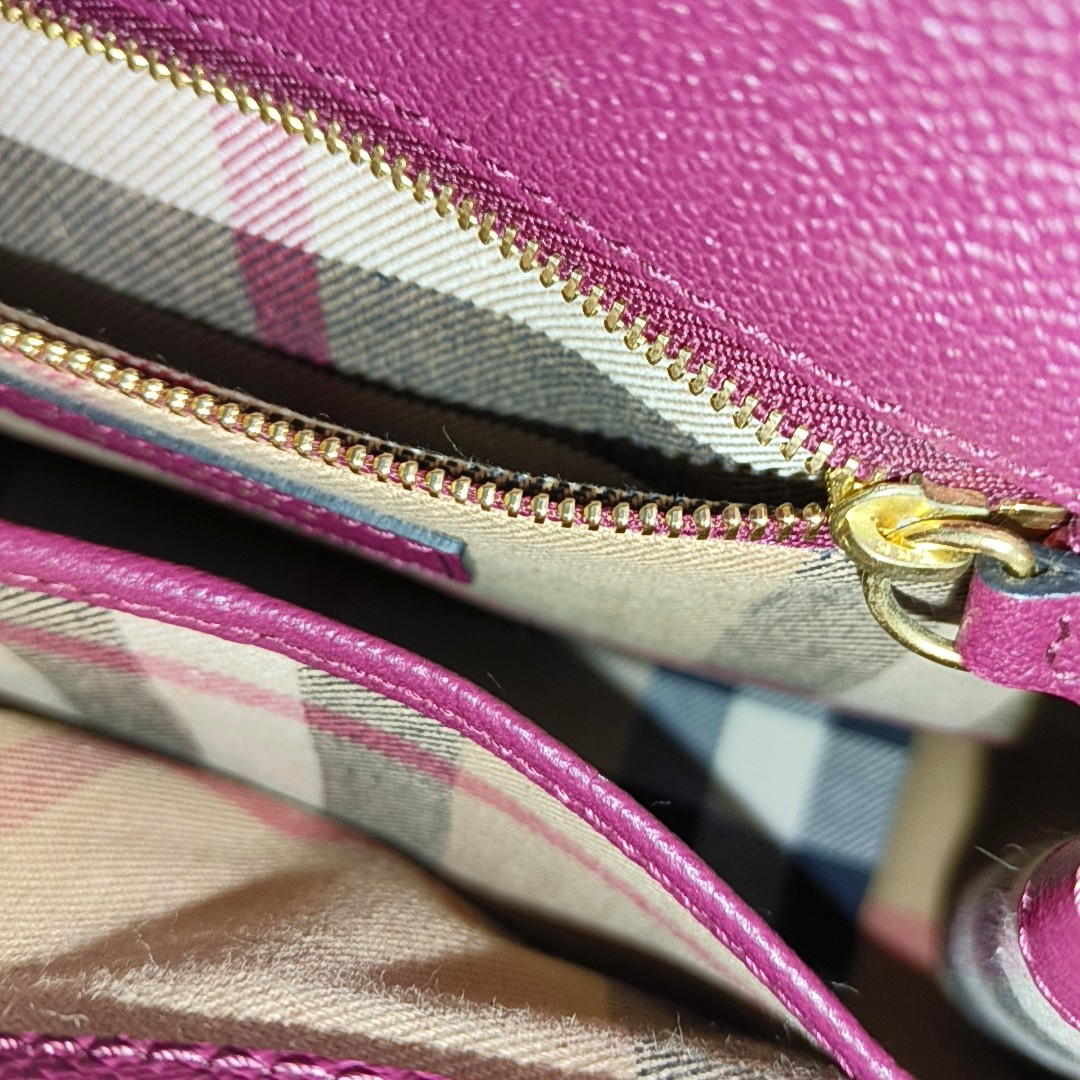BURBERRY Buckle Burgundy Leather Single Shoulder Bag Golden hardware Removable shoulder strap-(SKU)-940108439