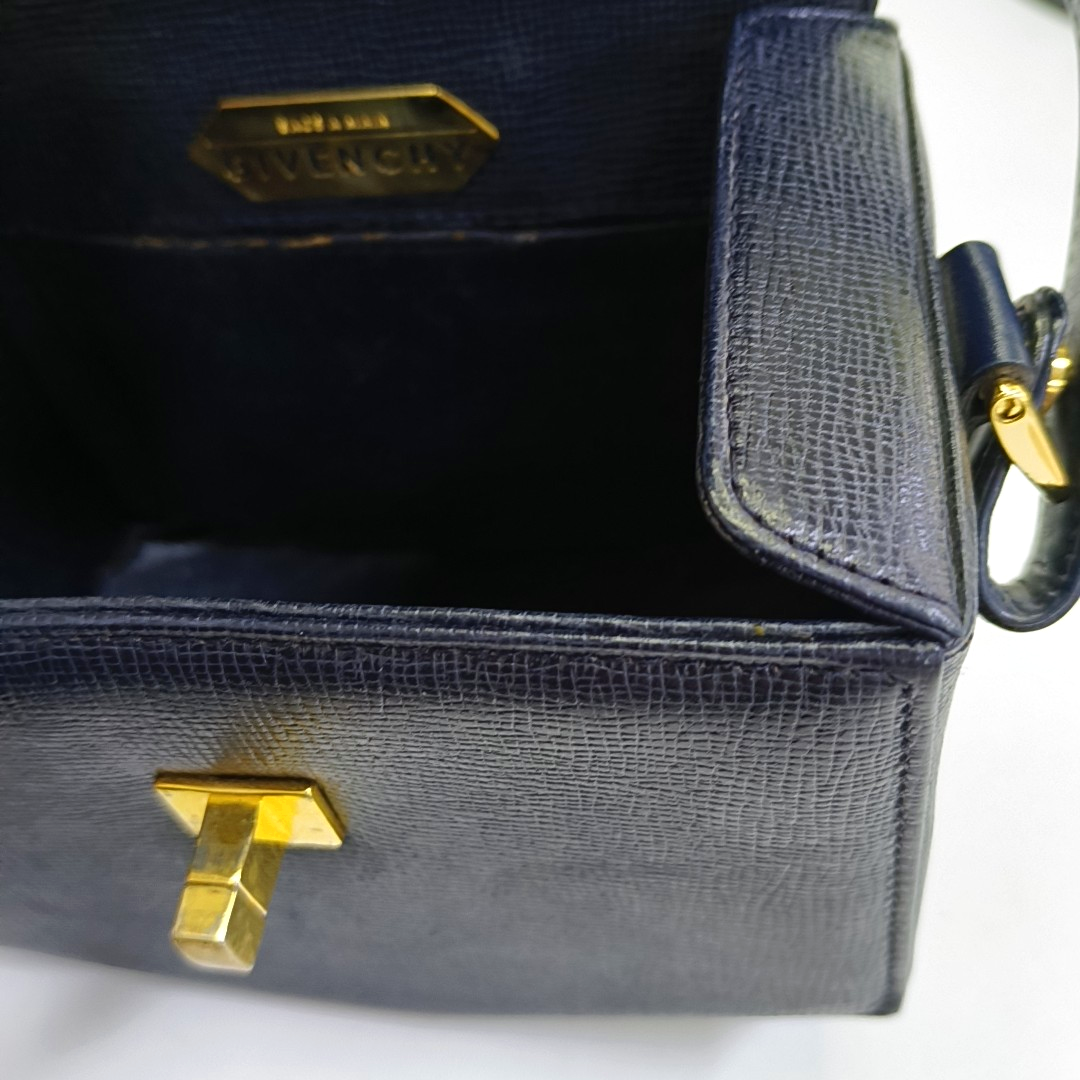 GIVENCHY Box Bag Black Cowhide Embossed Handbag Golden hardware Removable shoulder strap-(SKU)-944013708