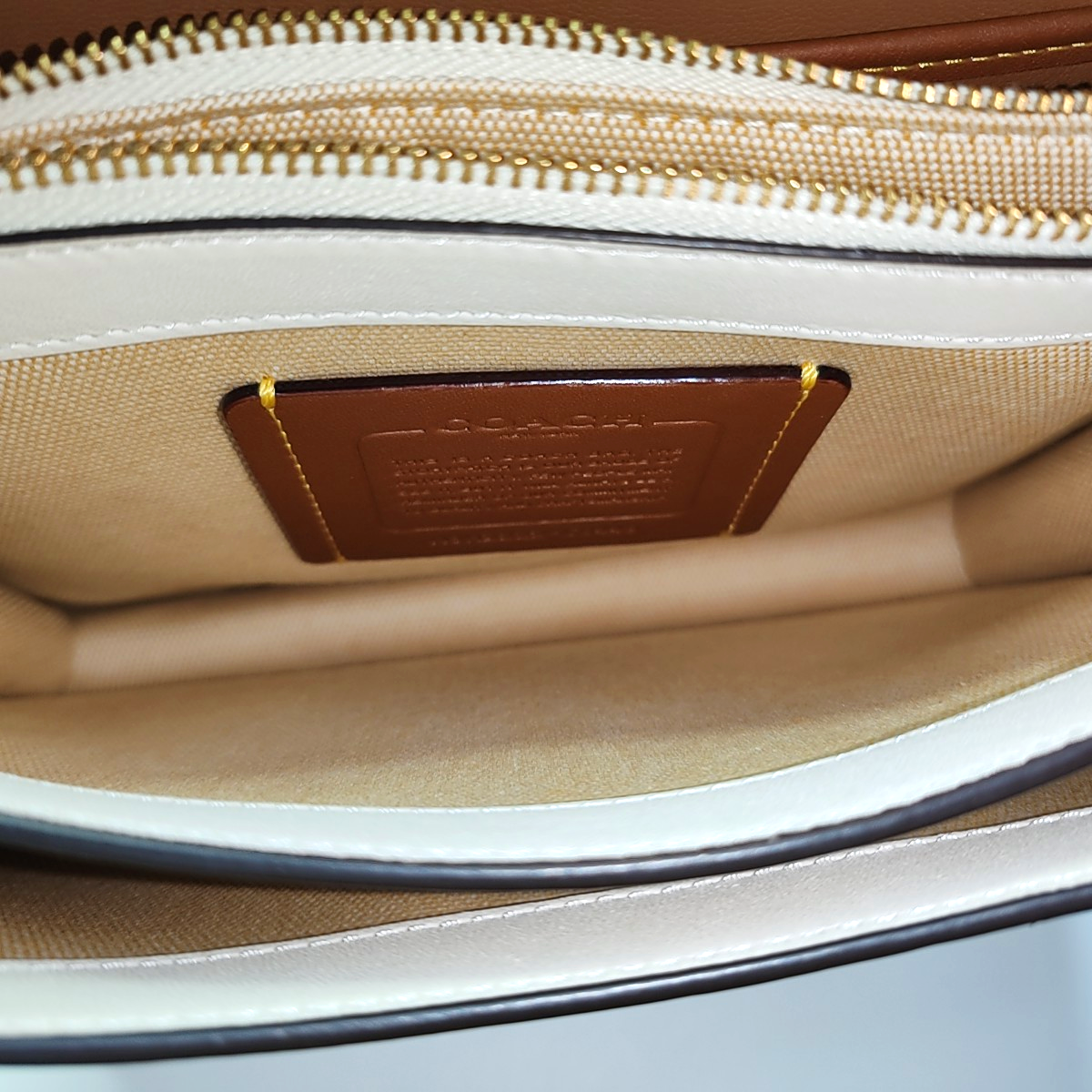 COACH White cowhide carriage single shoulder bag crossbody bag handbag Golden hardware Removable shoulder strap-(SKU)-935360899