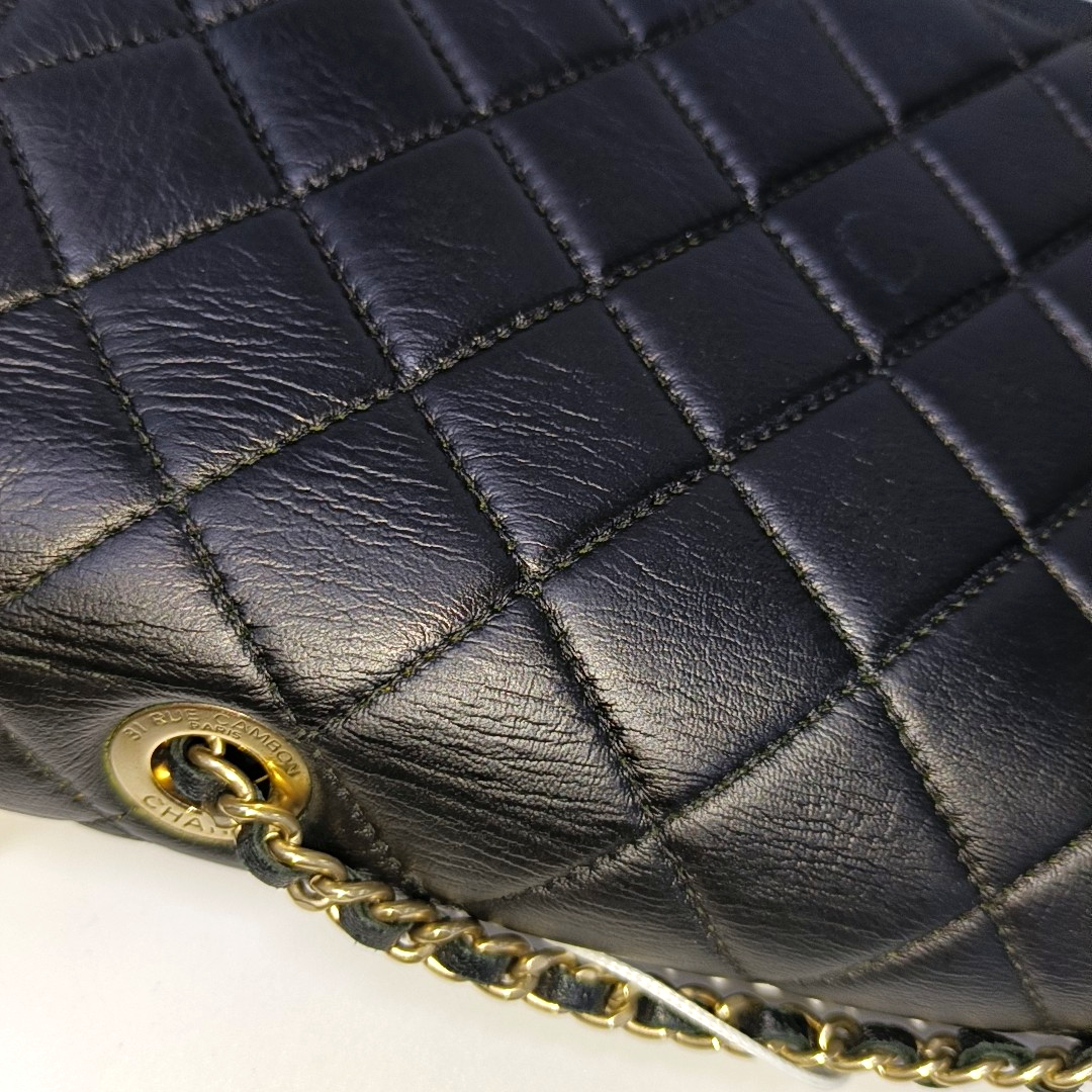 CHANEL GRAPHIC Medium Black Leather Quilted Shoulder Bag with Removable Strap-(SKU)-933903189