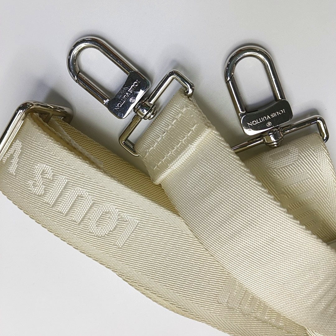 LOUIS VUITTON WEEK-END Large size white coated canvas Monogram vintage print single shoulder bag with handle, silver hardware, interior pocket, removable shoulder strap-(SKU)-965602289