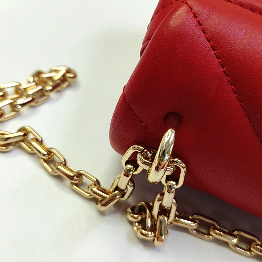 MICHAEL KORS Cece Medium size Red Cowhide Quilted Crossbody Bag Single Shoulder Bag Golden hardware Removable shoulder strap-(SKU)-944079945