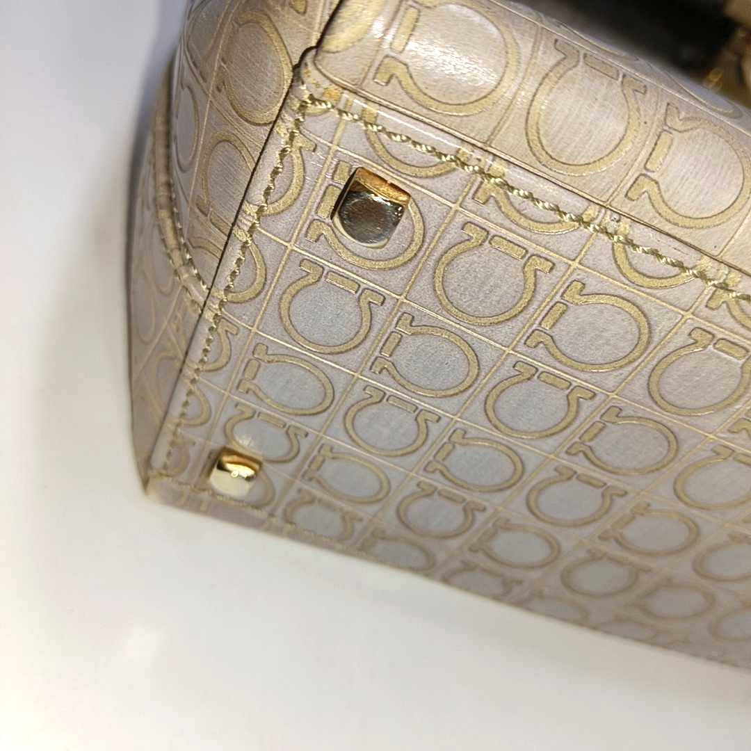 FERRAGAMO Kelly Khaki Leather Tote Golden hardware-(SKU)-14500096