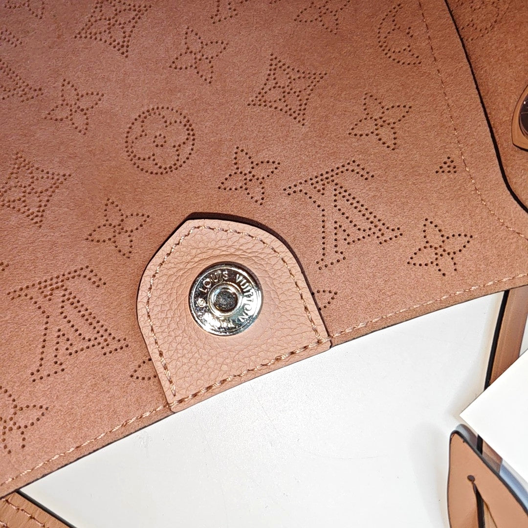 LOUIS VUITTON HINA Small Light Pink Leather Monogram Single Shoulder Bag with Detachable Strap-(SKU)-965813854