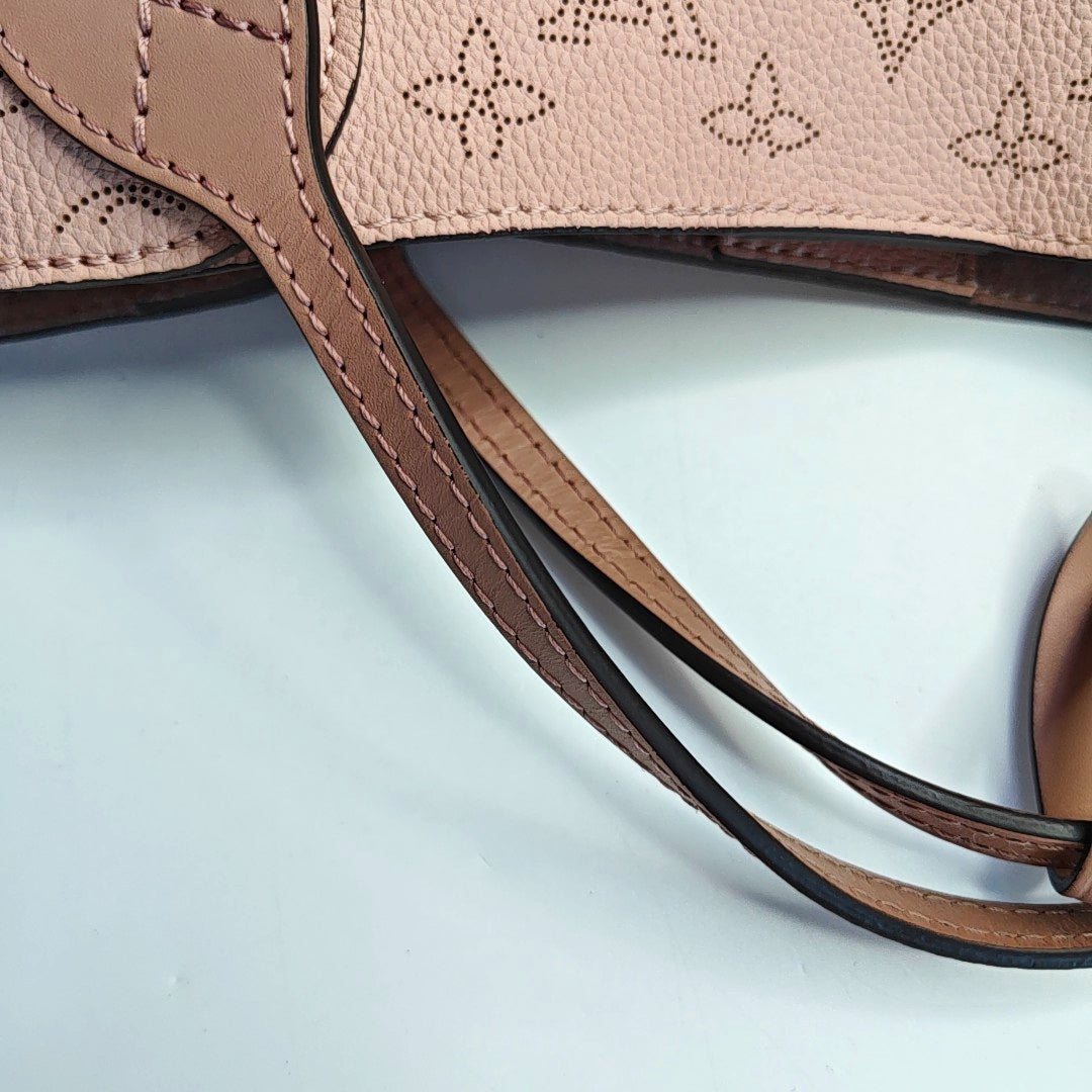 LOUIS VUITTON HINA Small Light Pink Leather Monogram Single Shoulder Bag with Detachable Strap-(SKU)-965813854