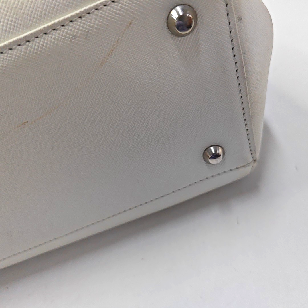 BURBERRY Tote bag Small size White Cowhide Textured Handbag Silver Hardware-(SKU)-946077428