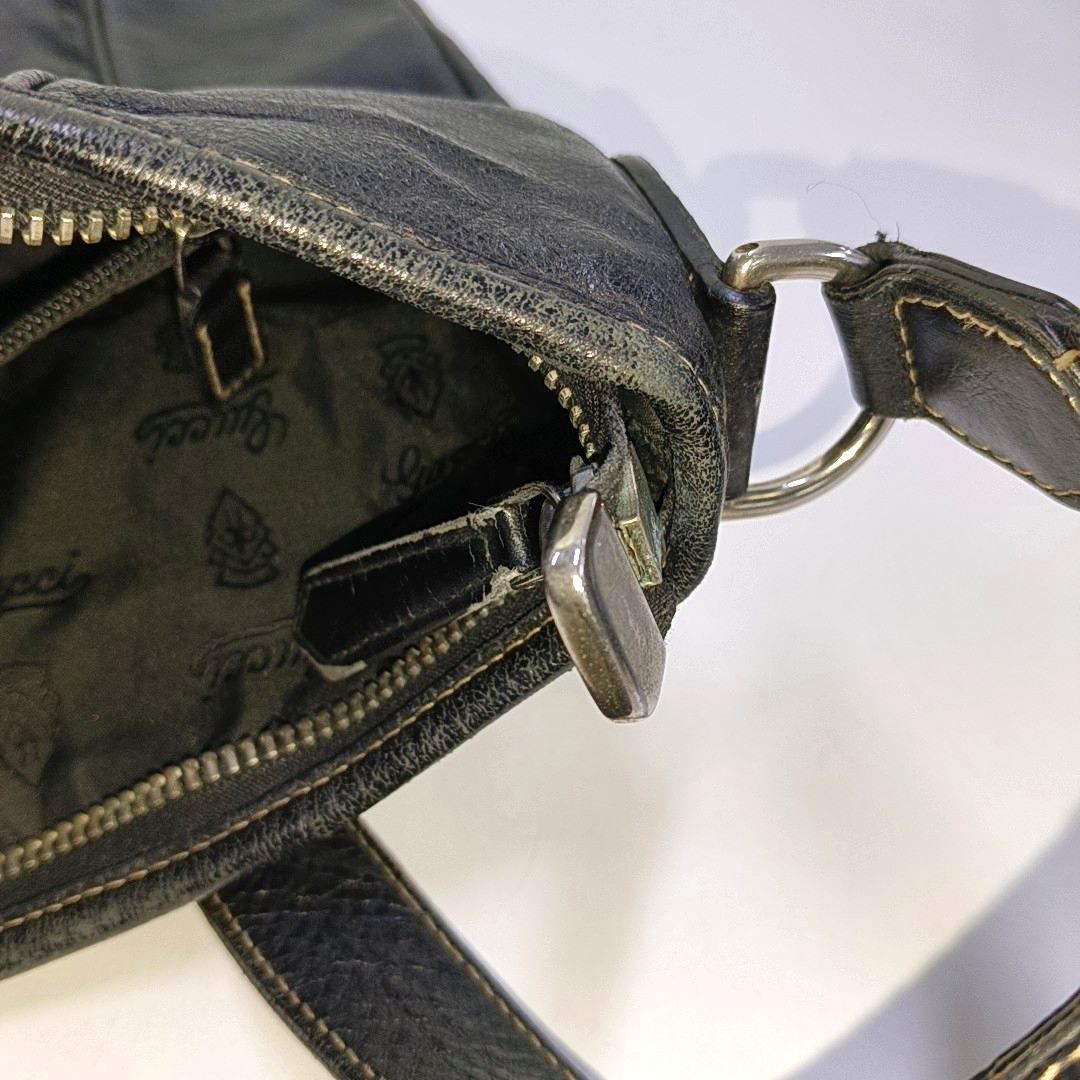 GUCCI Black Leather Studs Single Shoulder Crossbody Bag Golden hardware-(SKU)-946015395