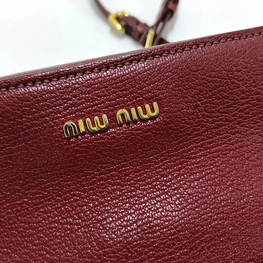 Miu Miu Red cowhide shoulder bag crossbody bag Golden hardware-(SKU)-959044533