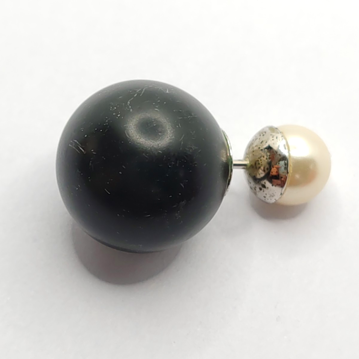 DIOR Dior Tribales White Resin Synthetic Material Stud Earrings-(SKU)-13910332