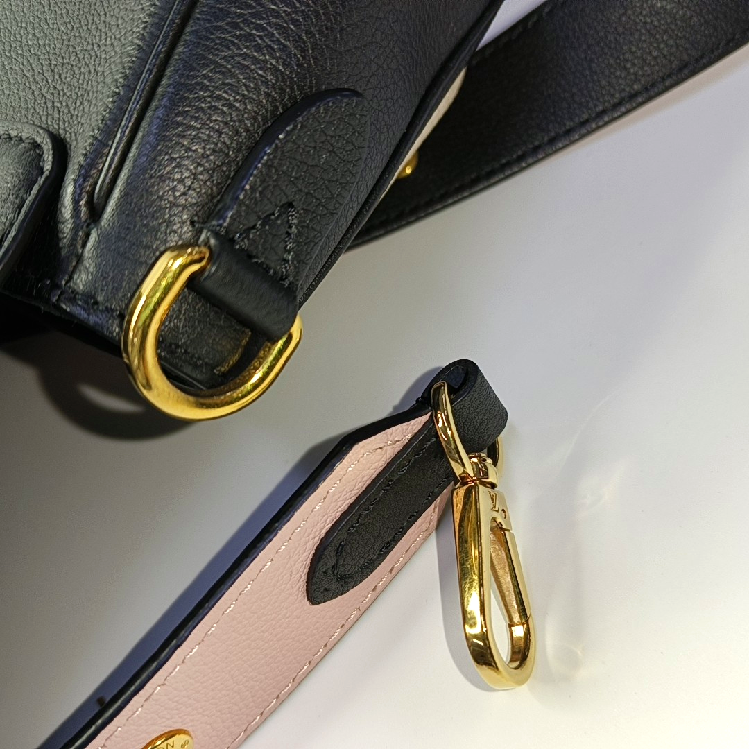 LOUIS VUITTON LOCKME TENDER Black Leather Shoulder Bag with Shoulder Strap, Gold Hardware, Removable Shoulder Strap-(SKU)-963366235