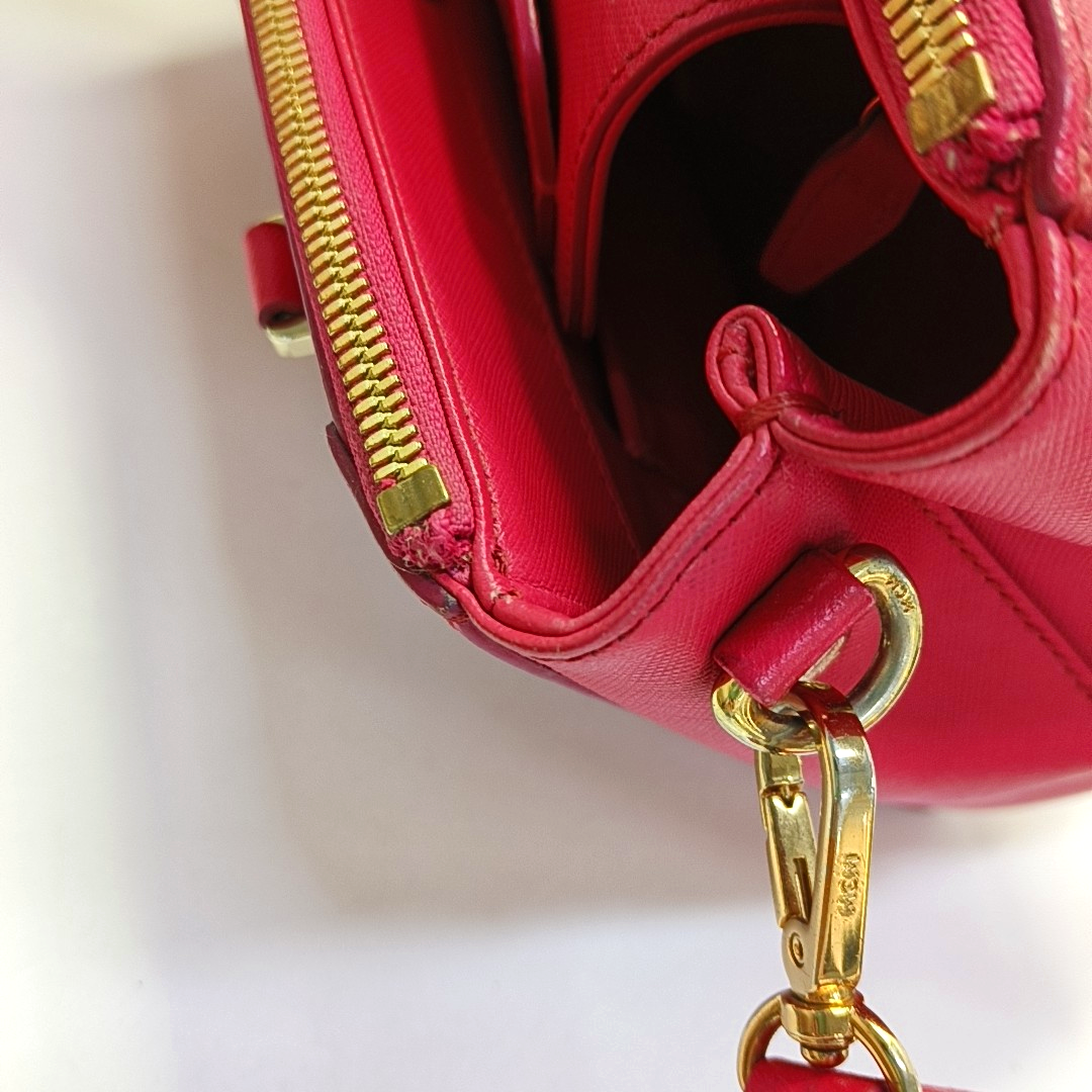 MCM NUOVO Hot Pink Leather Shoulder and Handbag Golden hardware Removable shoulder strap-(SKU)-943468994