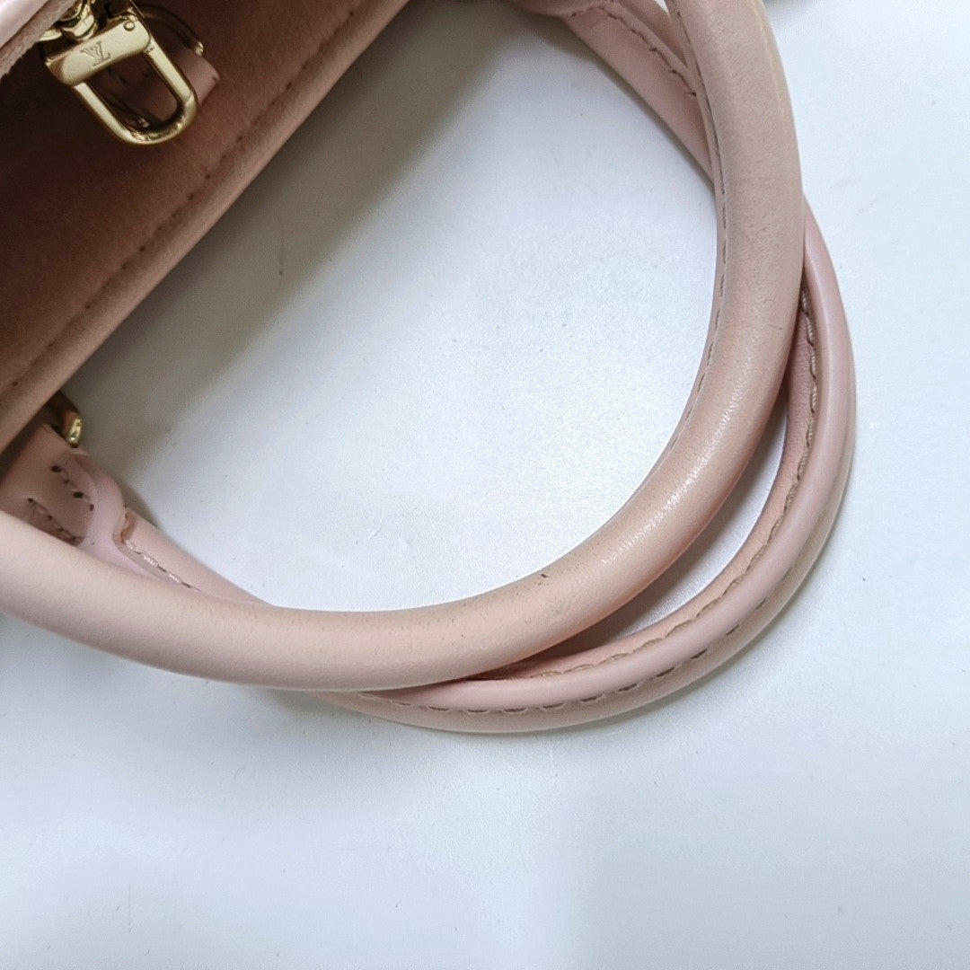 LOUIS VUITTON ONTHEGO Small Light Pink Calfskin Monogram Embossed Jungle Bag Single Shoulder Bag Handbag Detachable Strap-(SKU)-966381048