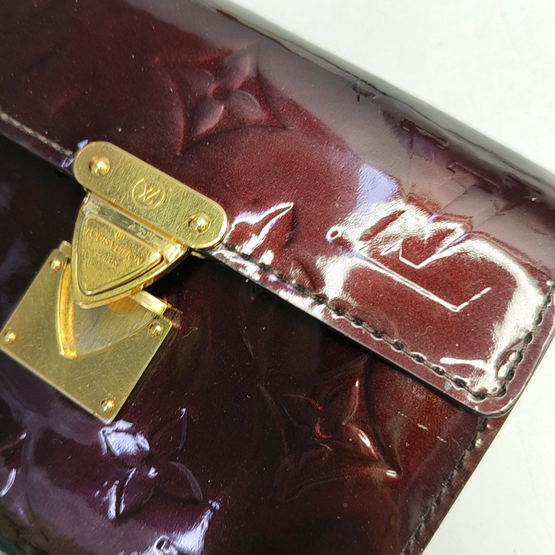 LOUIS VUITTON KOALA Burgundy patent leather vintage embossed wallet Golden hardware-(SKU)-950590623