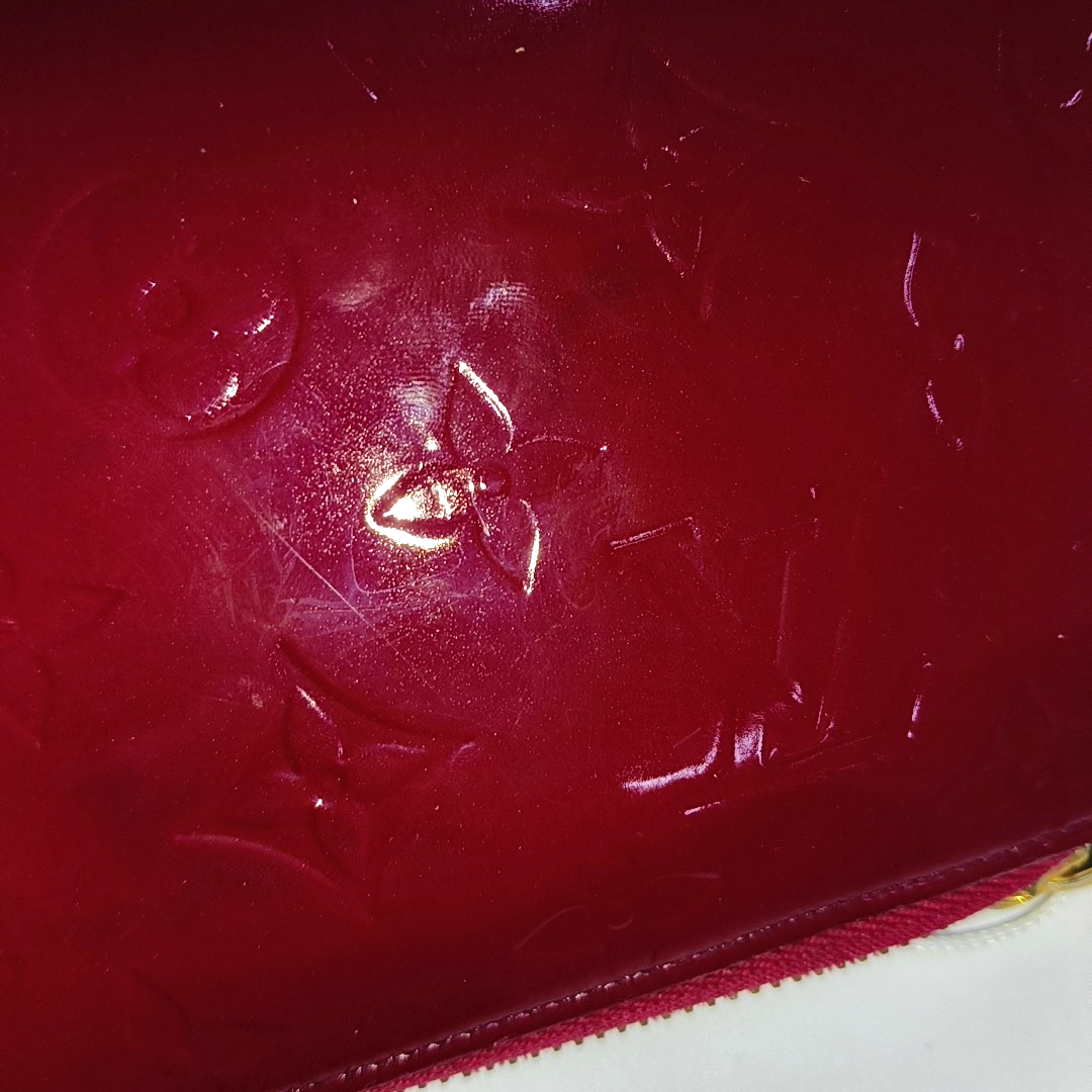 LOUIS VUITTON Fuchsia Patent Leather Crinkled Wallet Golden hardware-(SKU)-939810629