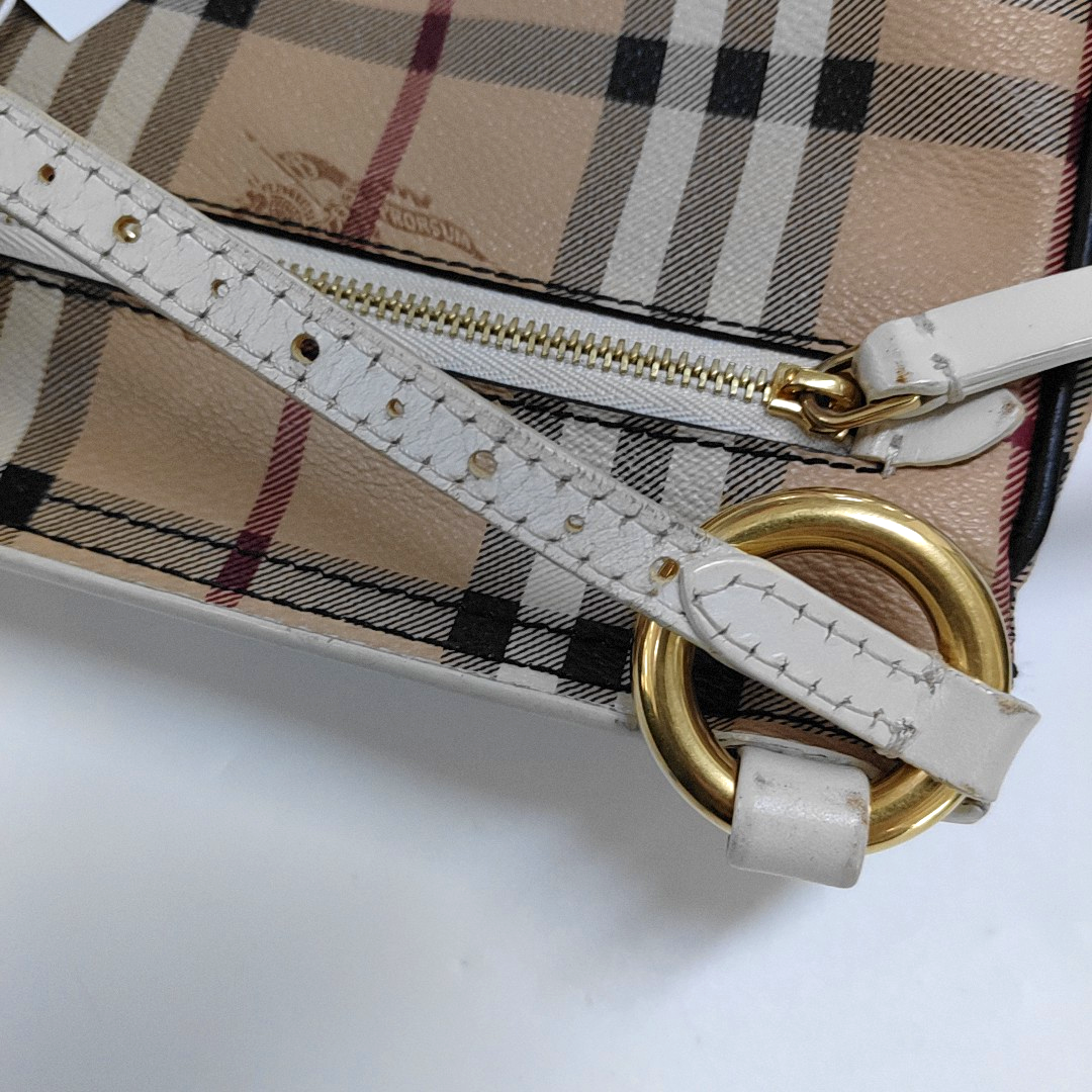 BURBERRY White leather horse race pattern hollow crossbody bag/shoulder bag Golden hardware-(SKU)-960246939
