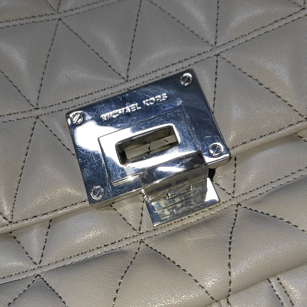 MICHAEL KORS Medium size Gray Cowhide Quilted Single Shoulder Bag Crossbody Silver Hardware-(SKU)-14349327