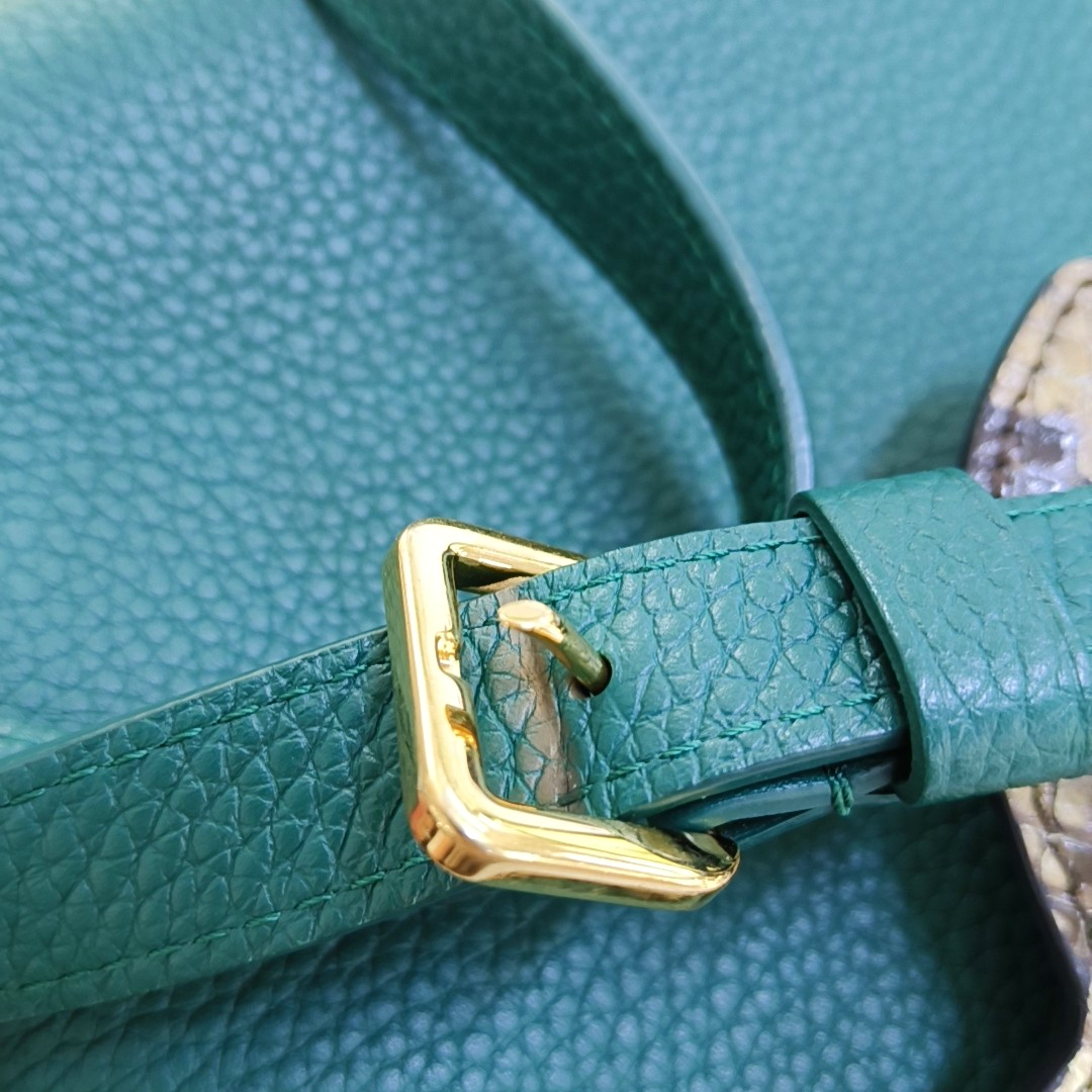 LOUIS VUITTON CAPUCINES BB Green Leather Diagonal Shoulder Bag with Detachable Strap-(SKU)-955038701
