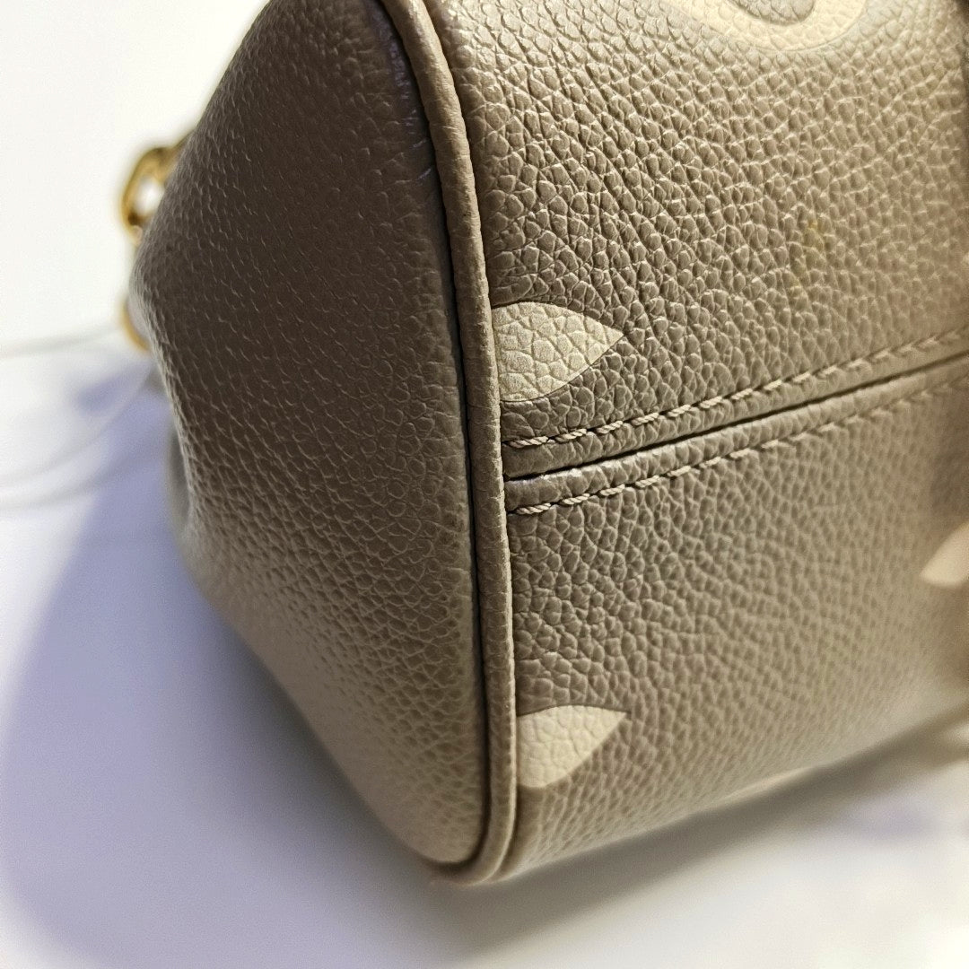 LOUIS VUITTON FAVORITE Gray Cowhide Embossed Shoulder Bag Crossbody 2 Removable Straps Golden Hardware-(SKU)-969275114