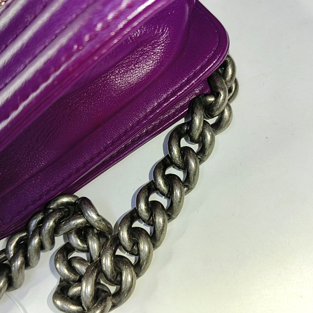 CHANEL BOY CHANEL Small Pink Pearl Fish Leather Quilted Diagonal Shoulder Bag with Detachable Strap-(SKU)-958631912