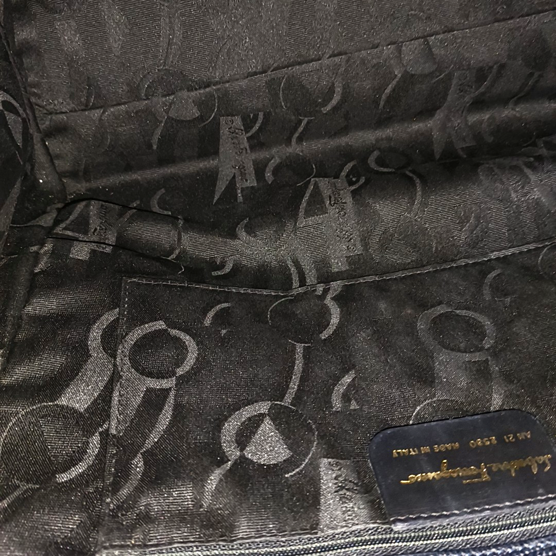 FERRAGAMO Vara Large size Dark blue cowhide shoulder bag Golden hardware-(SKU)-942579184