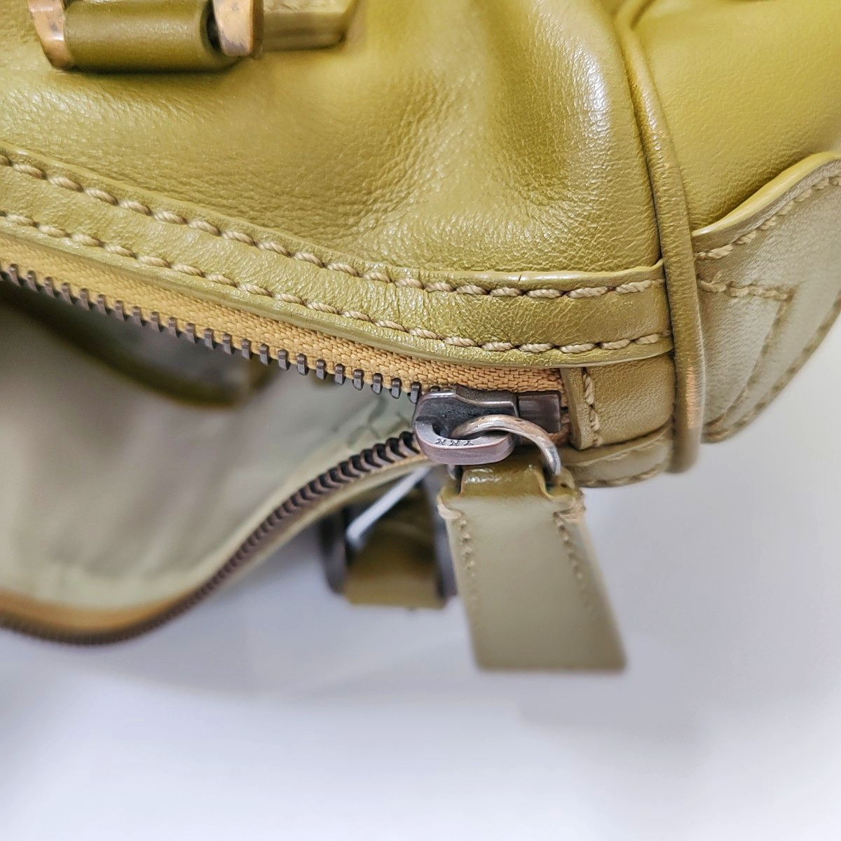 BURBERRY Green Cowhide Studs Handbag Golden hardware-(SKU)-944901889
