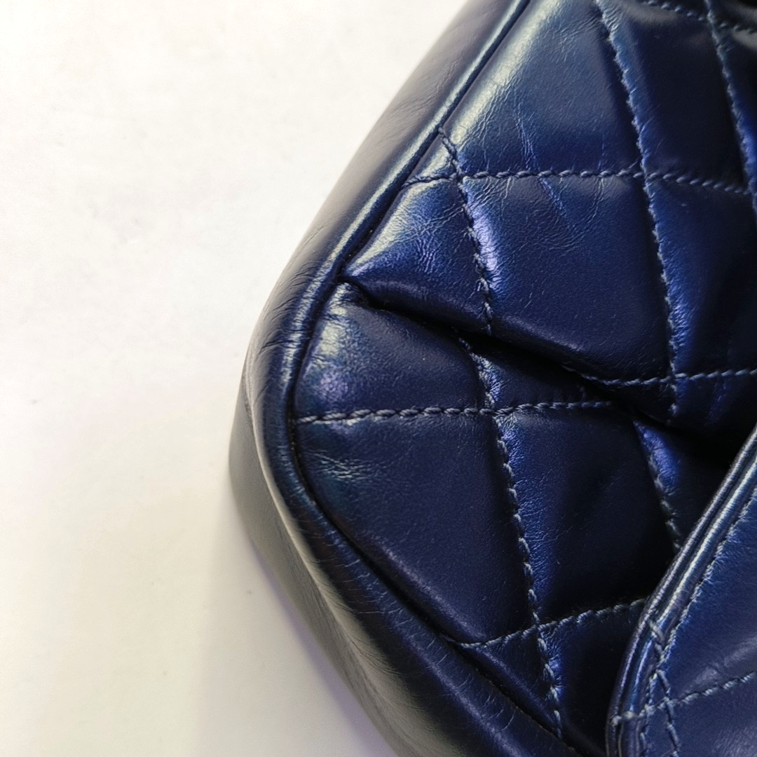 CHANEL CLASSIC FLAP Medium Dark Blue Calfskin Quilted Matelassé Shoulder Bag Rutenium Hardware 22 Clasp-(SKU)-946534415