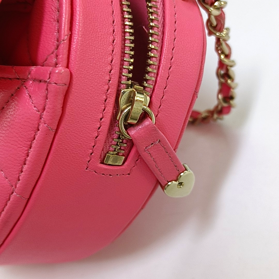 CHANEL HEART Pink Calfskin Quilted Shoulder Bag Crossbody Bag with Gold Hardware, 32 Clasp-(SKU)-953114466
