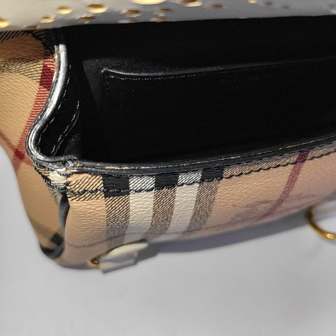 BURBERRY White leather horse race pattern hollow crossbody bag/shoulder bag Golden hardware-(SKU)-960246939