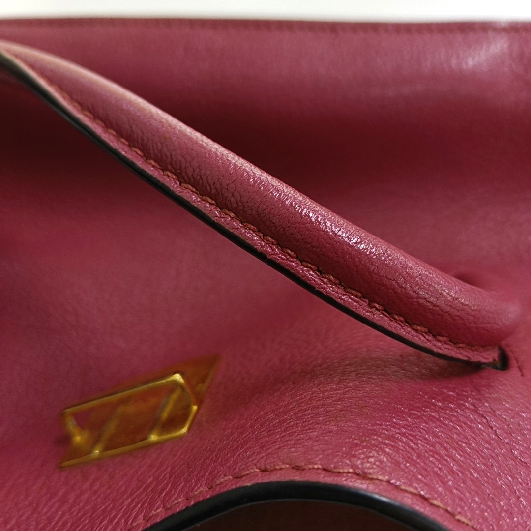 Miu Miu Pink Cowhide Single Shoulder Bag Golden hardware Removable shoulder strap-(SKU)-947216703