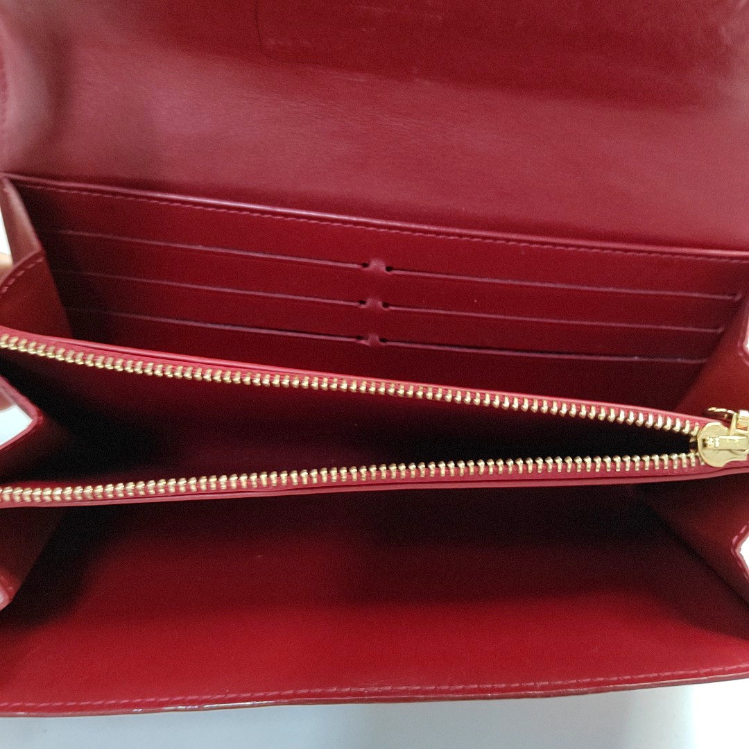 LOUIS VUITTON PORTE MONNAIE Red patent leather embossed wallet Golden hardware-(SKU)-954356366