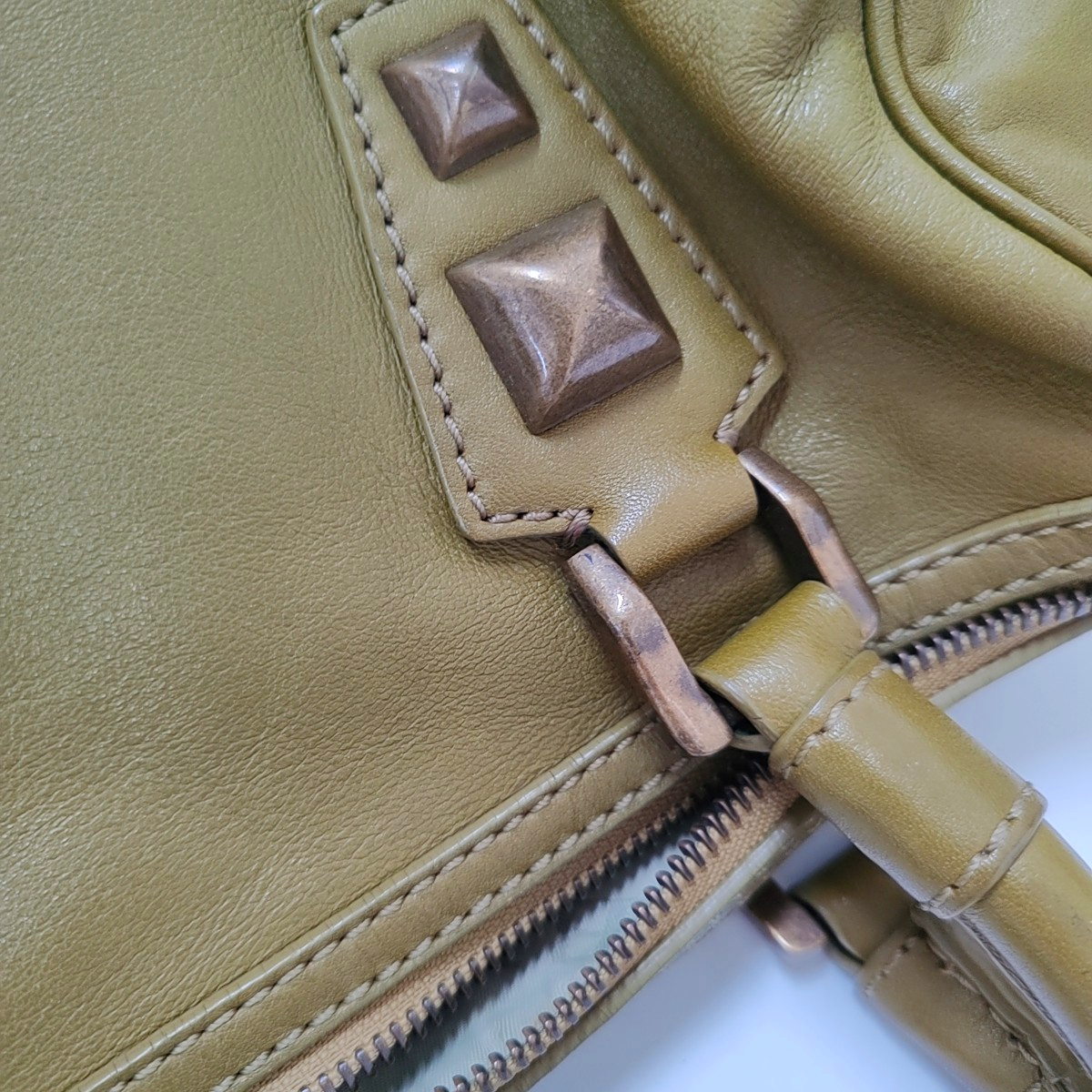 BURBERRY Green Cowhide Studs Handbag Golden hardware-(SKU)-944901889