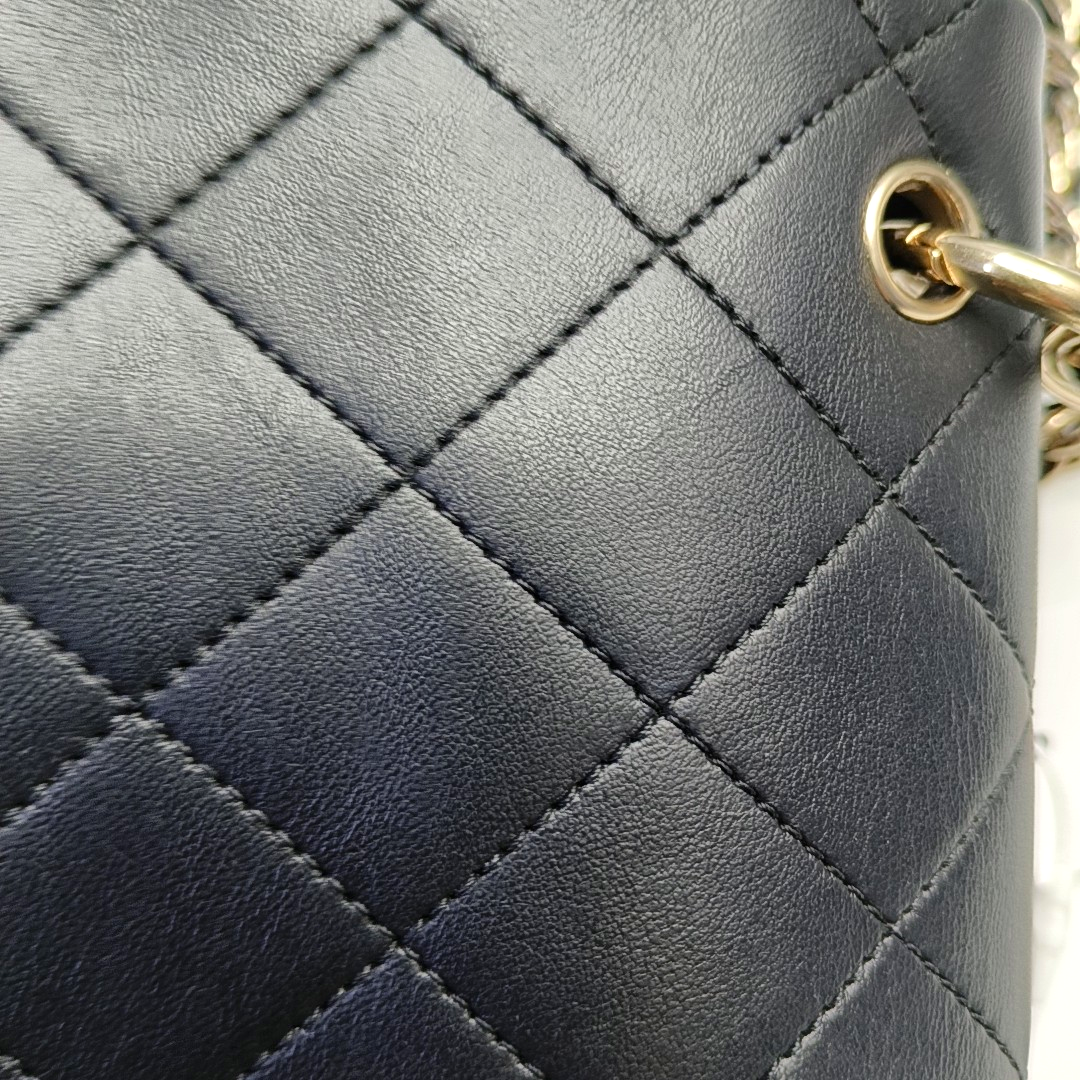 CHANEL CHAIN INFINITY TOP HANDLE Small Black Lambskin Quilted Chain Strap Shoulder Bag Crossbody Bag Golden Hardware 30cm-(SKU)-961018238