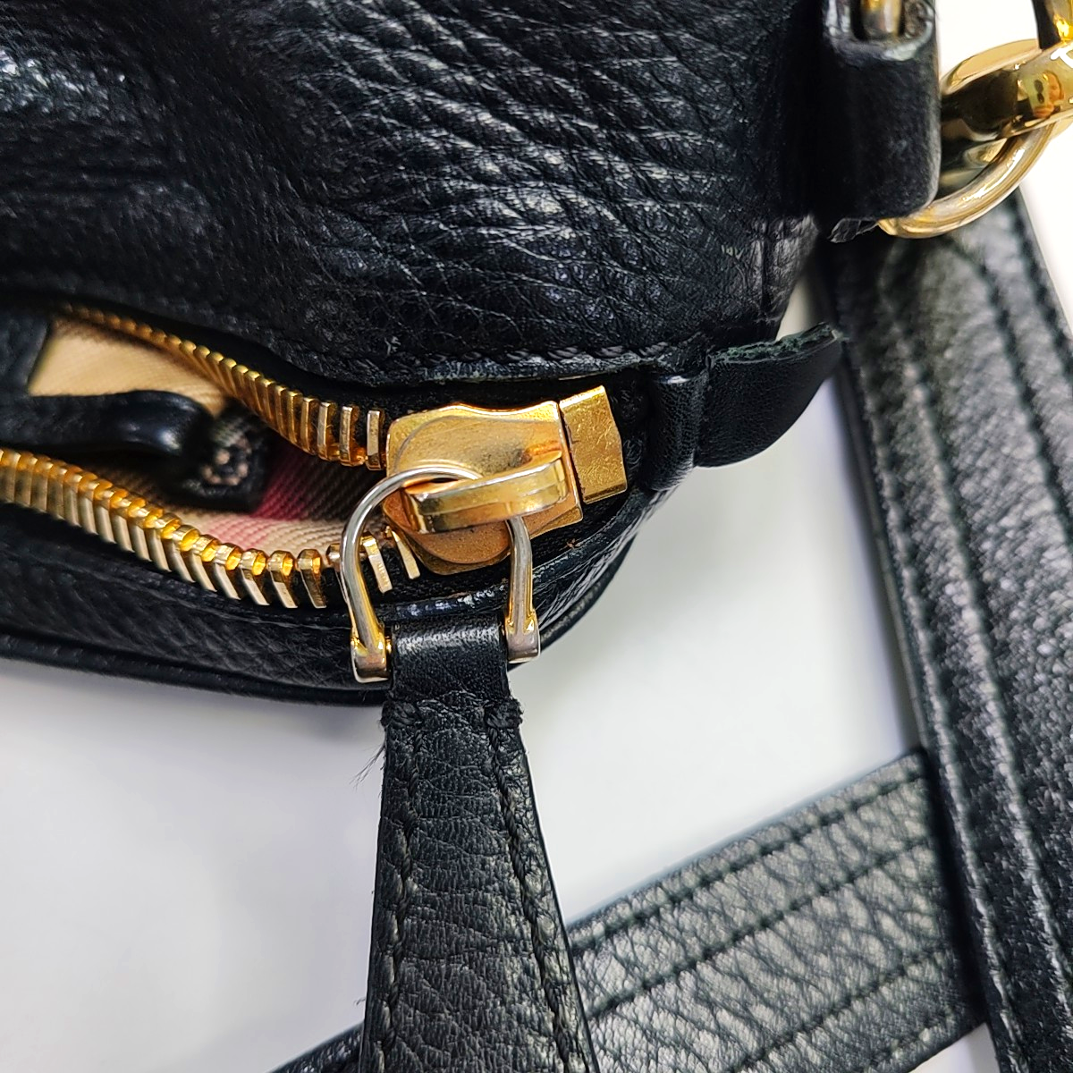 BURBERRY Black Leather Single Shoulder Bag Golden hardware-(SKU)-945938480