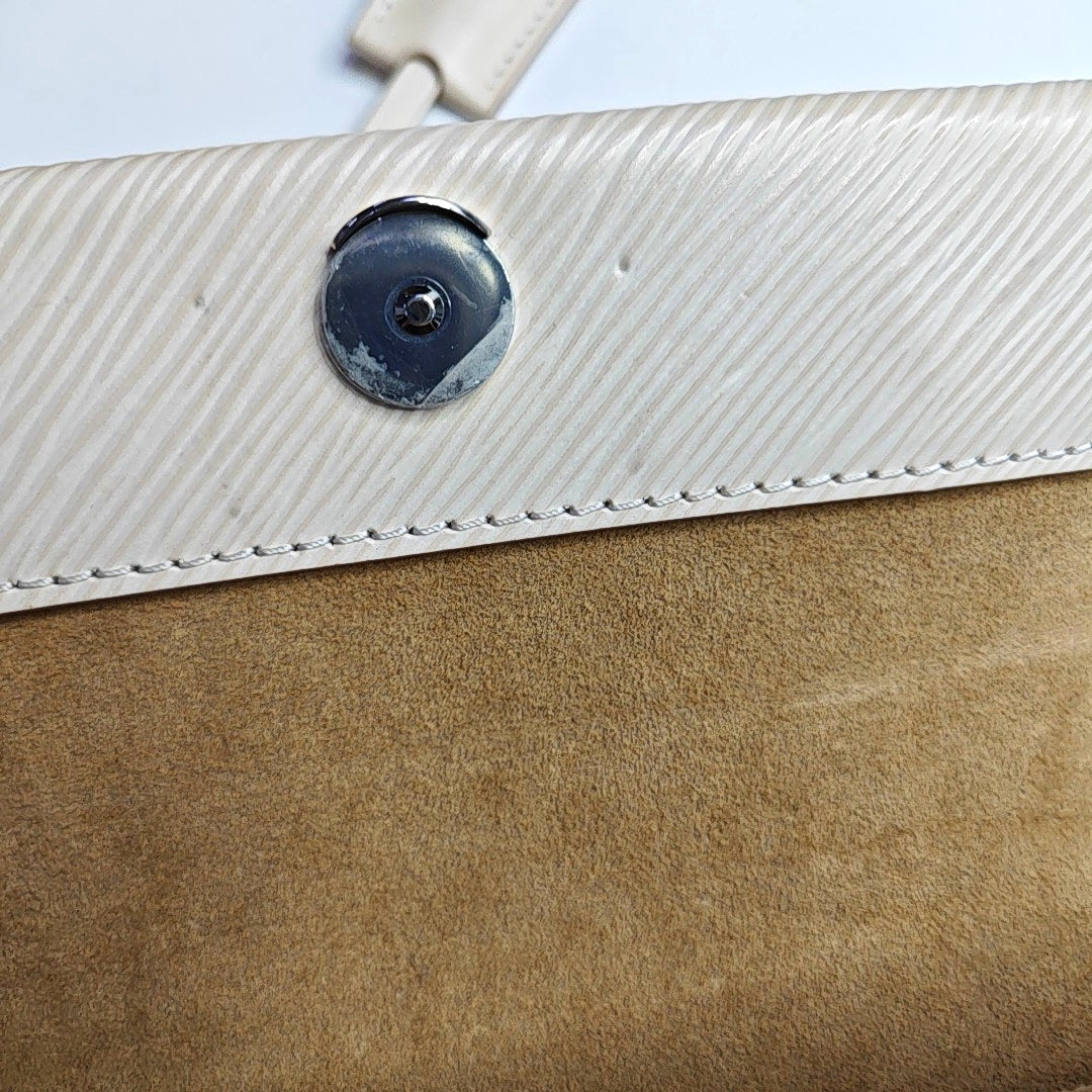 LOUIS VUITTON CLUNY Mini Size Beige EPI Calfskin Water Ripple Pattern Shoulder Bag Tote Bag Crossbody Bag Silver Hardware Removable Strap Included Accessories Complete-(SKU)-969178861