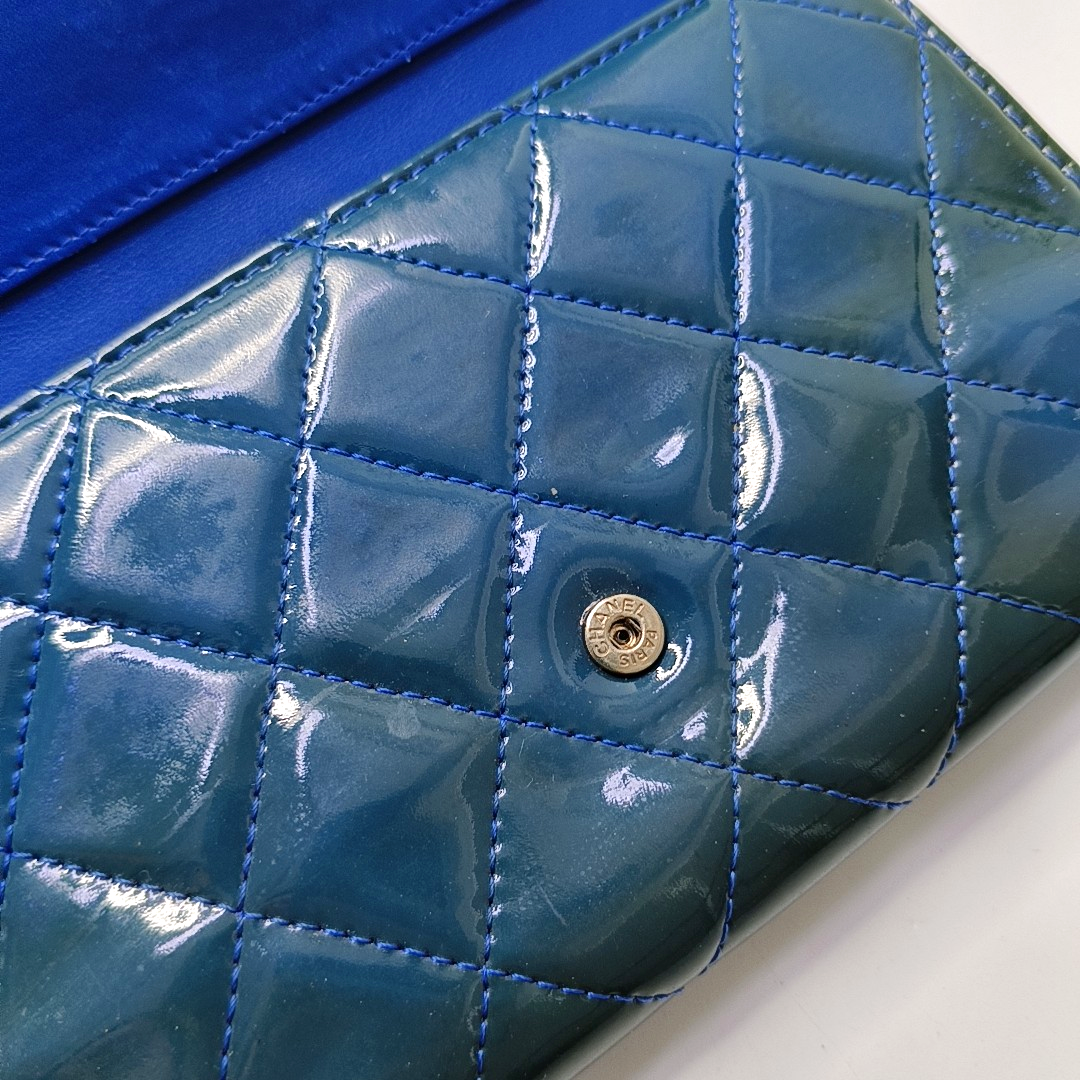 CHANEL CLASSIC FLAP Blue patent leather diamond-pattern wallet Silver and Blue Hardware 16nan-(SKU)-949495187