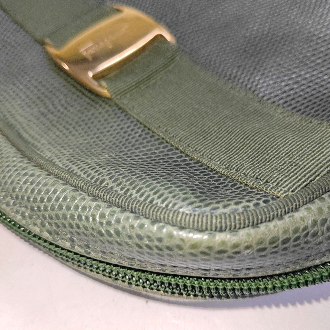 FERRAGAMO Camera Bag Green Calf Leather Texture Single Shoulder Bag Crossbody Golden hardware-(SKU)-14338830