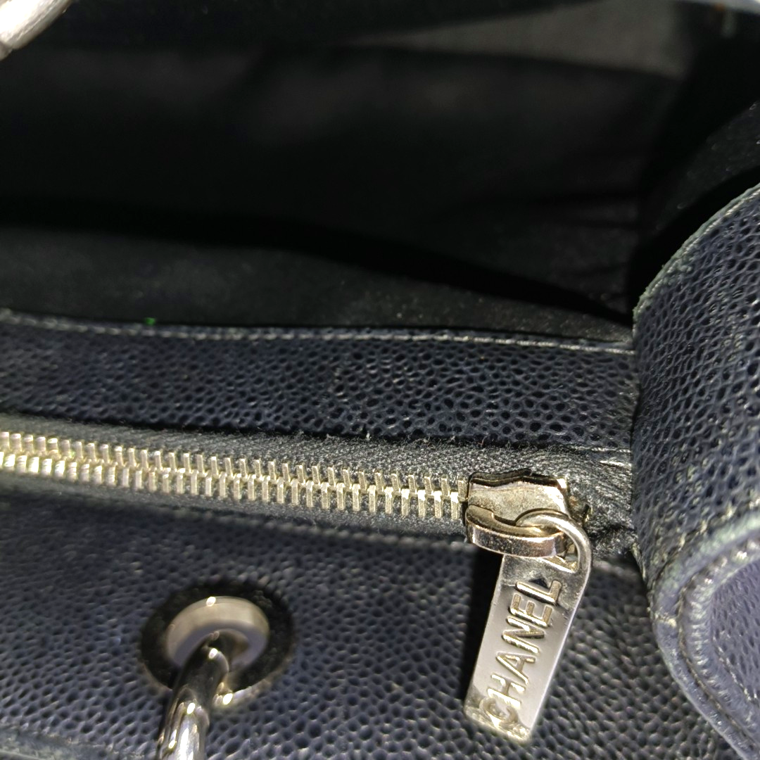 CHANEL CHANEL GST Large Black Calfskin Quilted Crossbody Shoulder Bag with Silver Hardware, 16K-(SKU)-961066652