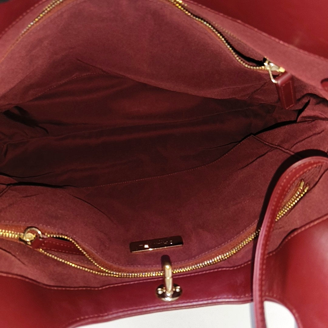 CHANEL CHANEL 31 Burgundy Vintage Calfskin Diamond Quilted Crossbody Single Shoulder Bag Tote with Gold Hardware 30 Compartments-(SKU)-966025324