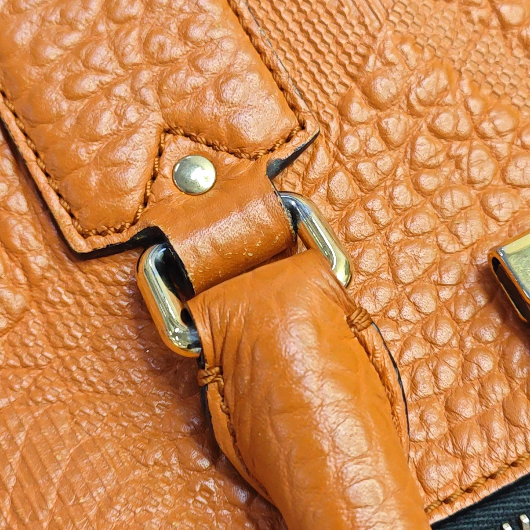 BURBERRY Clifton Brown Cowhide Embossed Single Shoulder Bag Tote Bag Crossbody Bag Golden hardware Removable shoulder strap-(SKU)-957717847